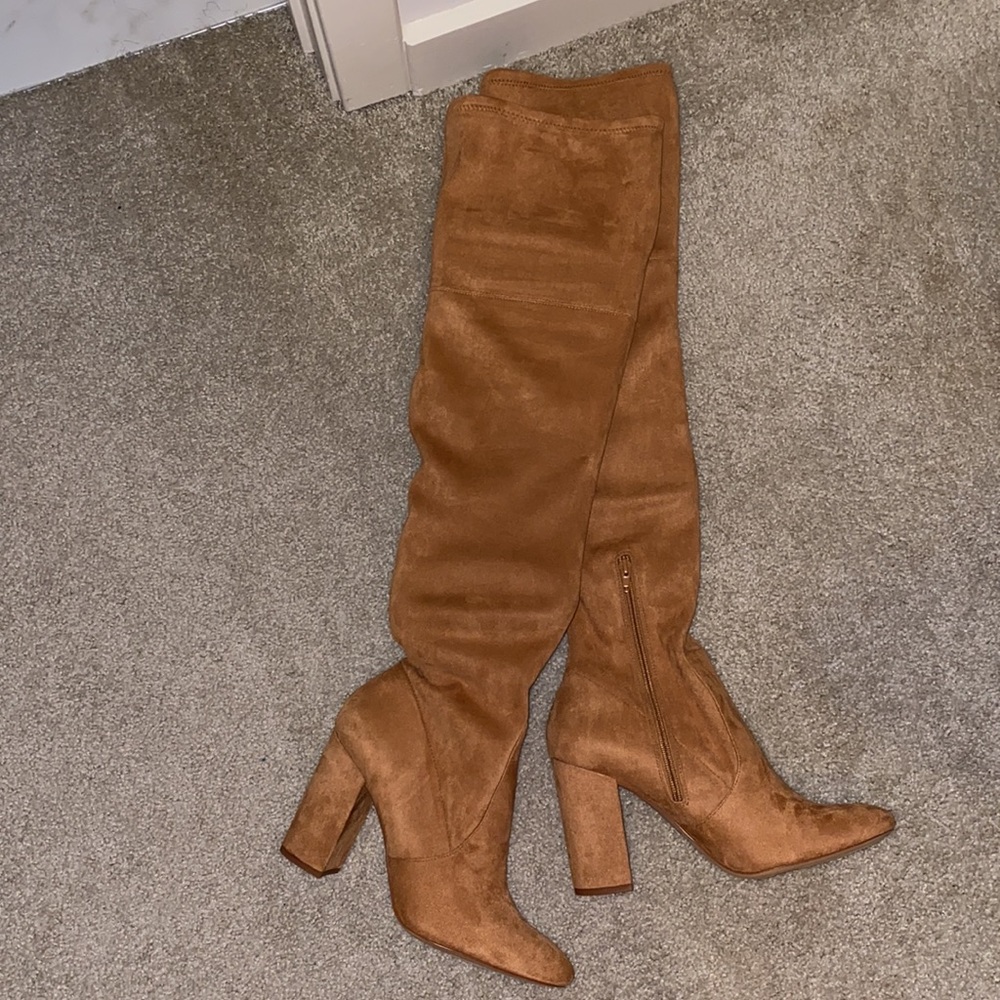 Shoes - Picture 2 of 3